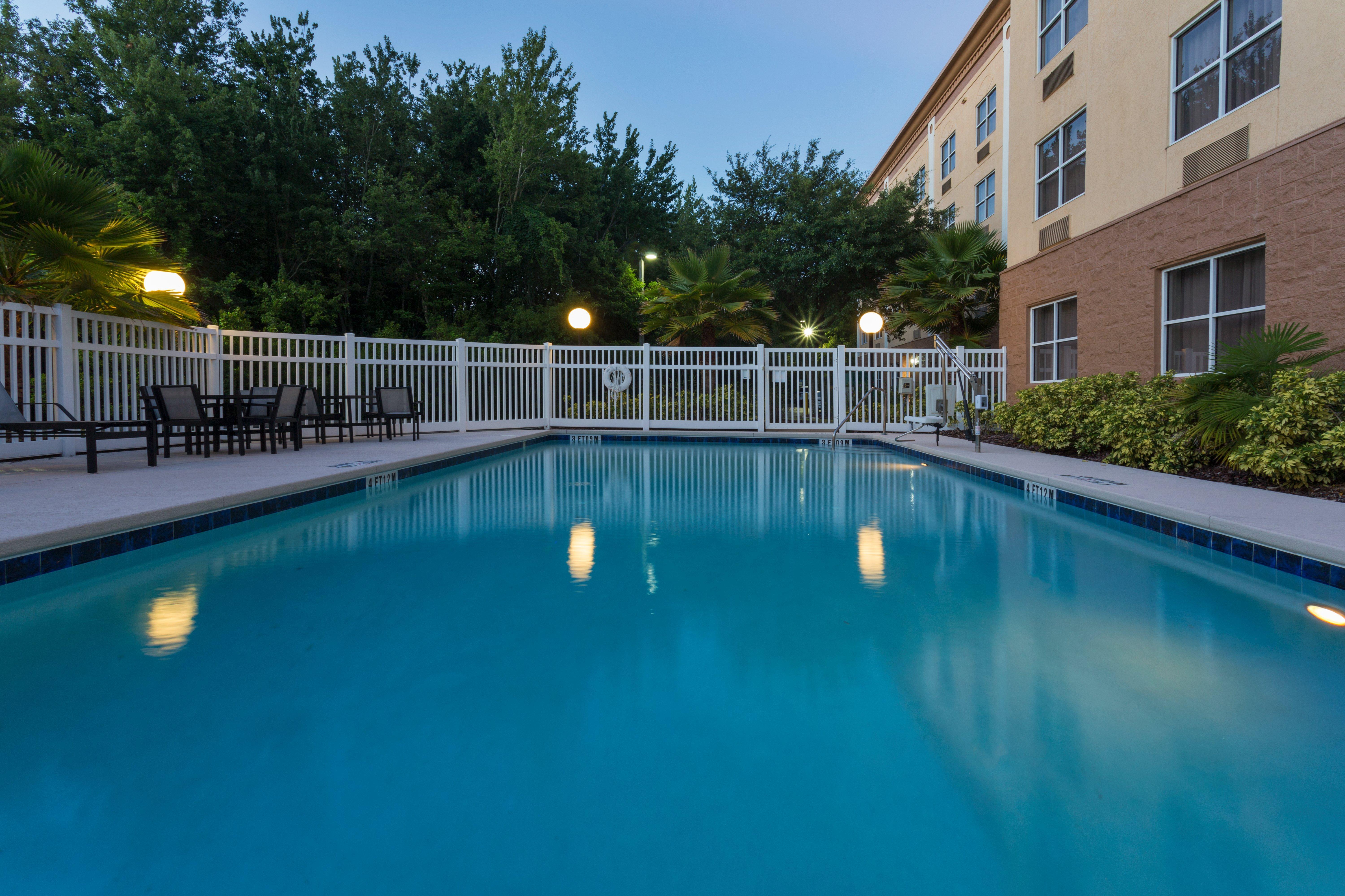 Holiday Inn Express & Suites Plant City By Ihg Exterior photo
